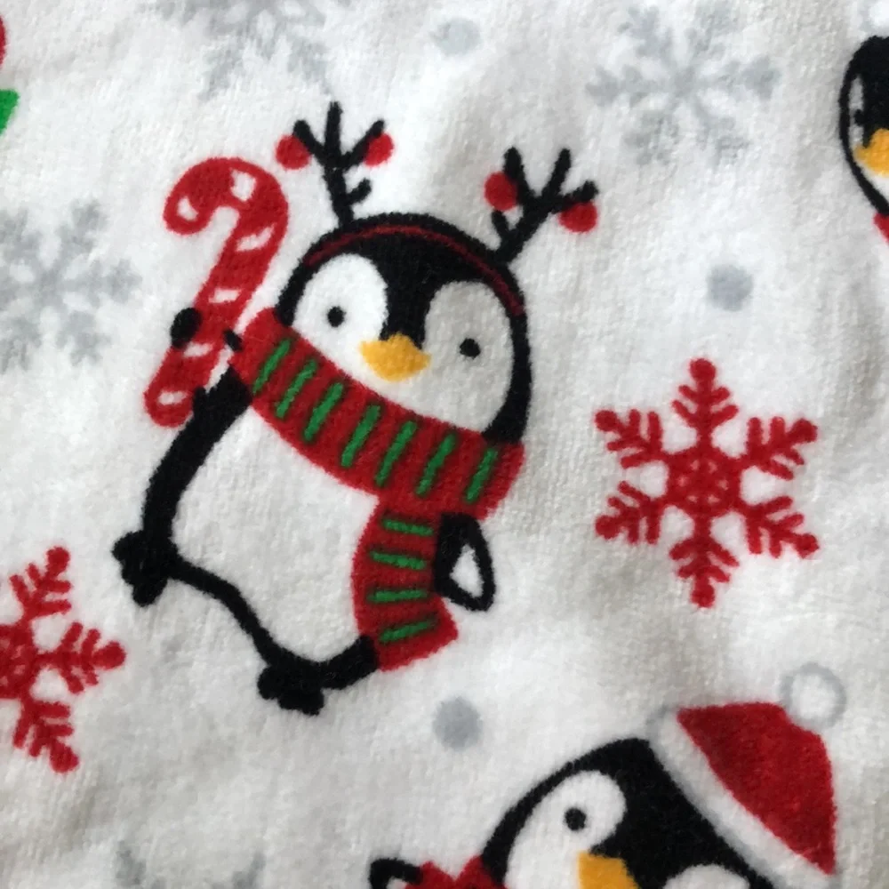 Christmas Holiday Winter PENGUINS Bath Towels